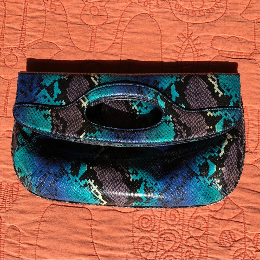 Worn once faux snakeskin ombré convertible clutch